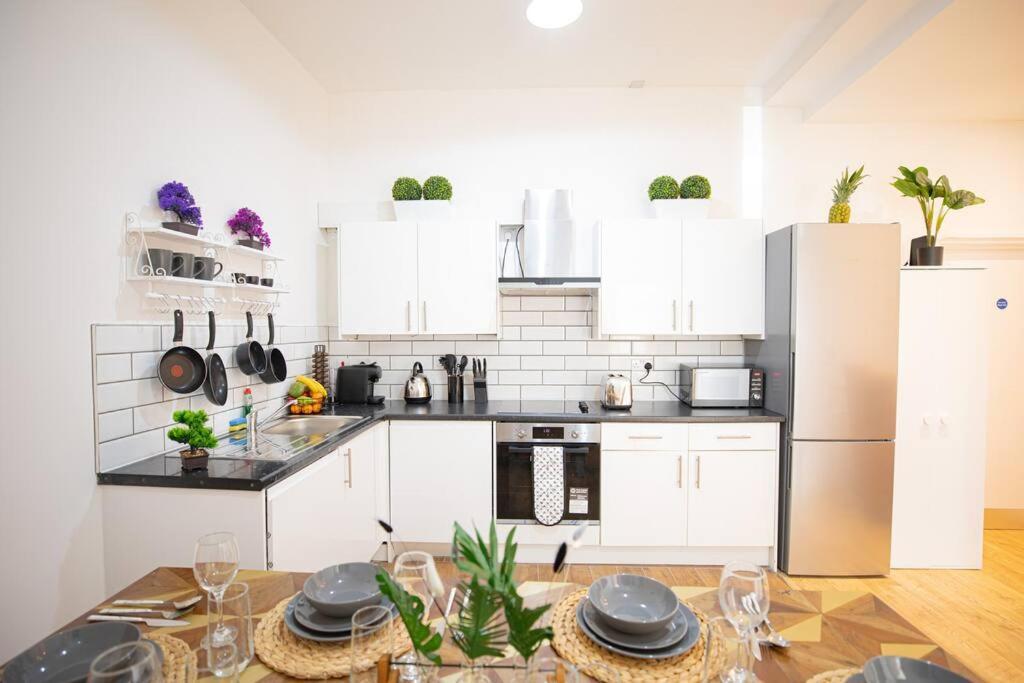 Perfect Location 4Bed 2 Bath Spacious Apartment London Exteriör bild